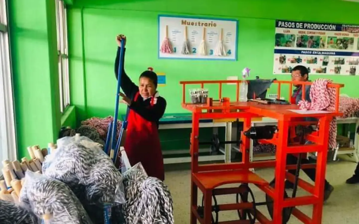 Personal del Centro de Atención Múltiple de la Laguna visitan el CAM de Canatlán