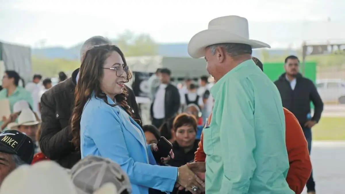 Llegan múltiples servicios a familias de Simón Bolívar