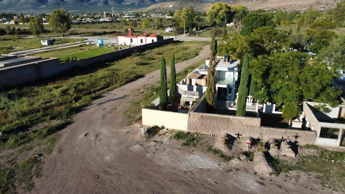 Amplían panteón de Canatlán como medida preventiva