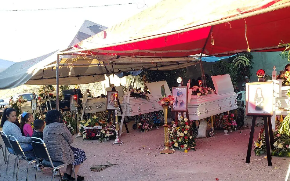 Poblado San Francisco de lajas despide a las víctimas de encontronazo