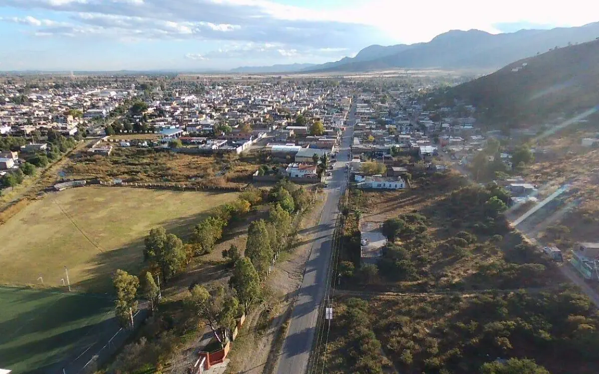 Imagen aérea de la entrada norte a Canatlán, muy descuidada