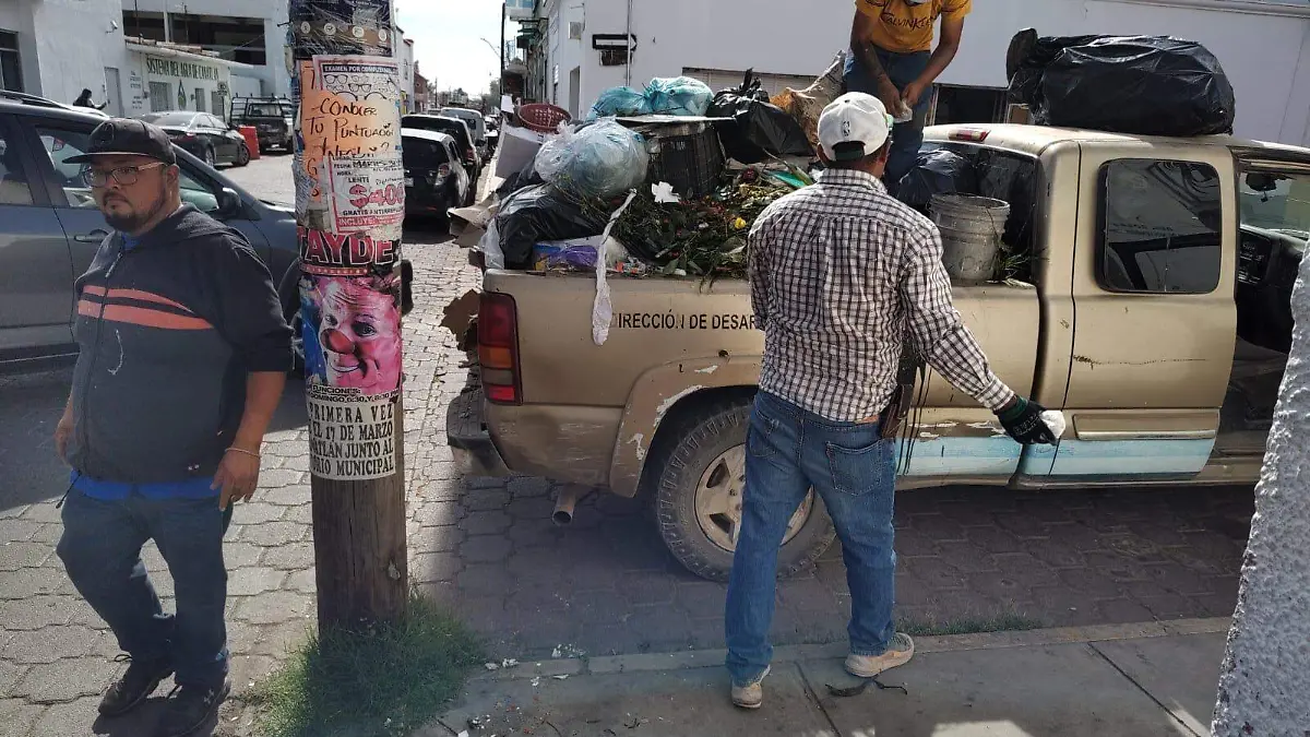 Camiones recolectores de basura doblarán turnos en Canatlán