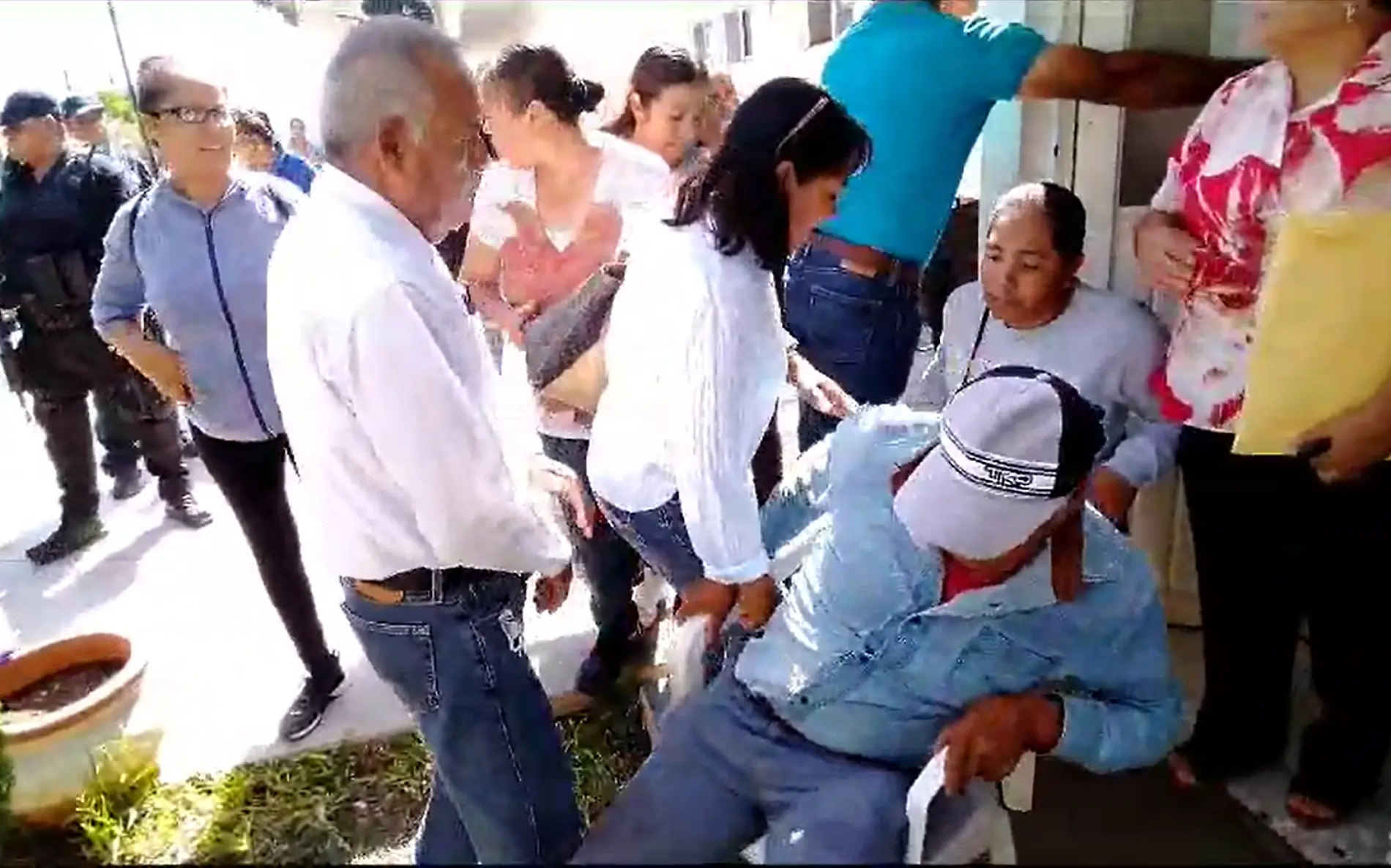 Denuncian trabajadores de Peñón Blanco agresiones de autoridades municipales