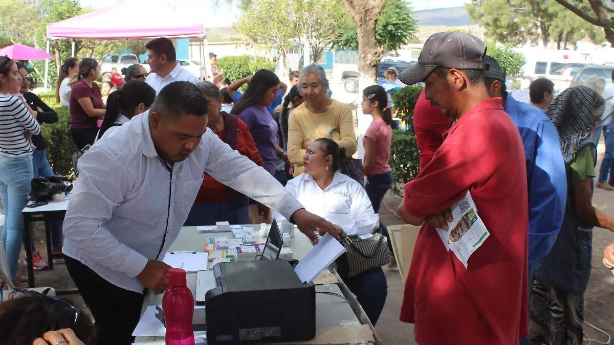Jornada de servicios comunitarios recorren municipio de Poanas