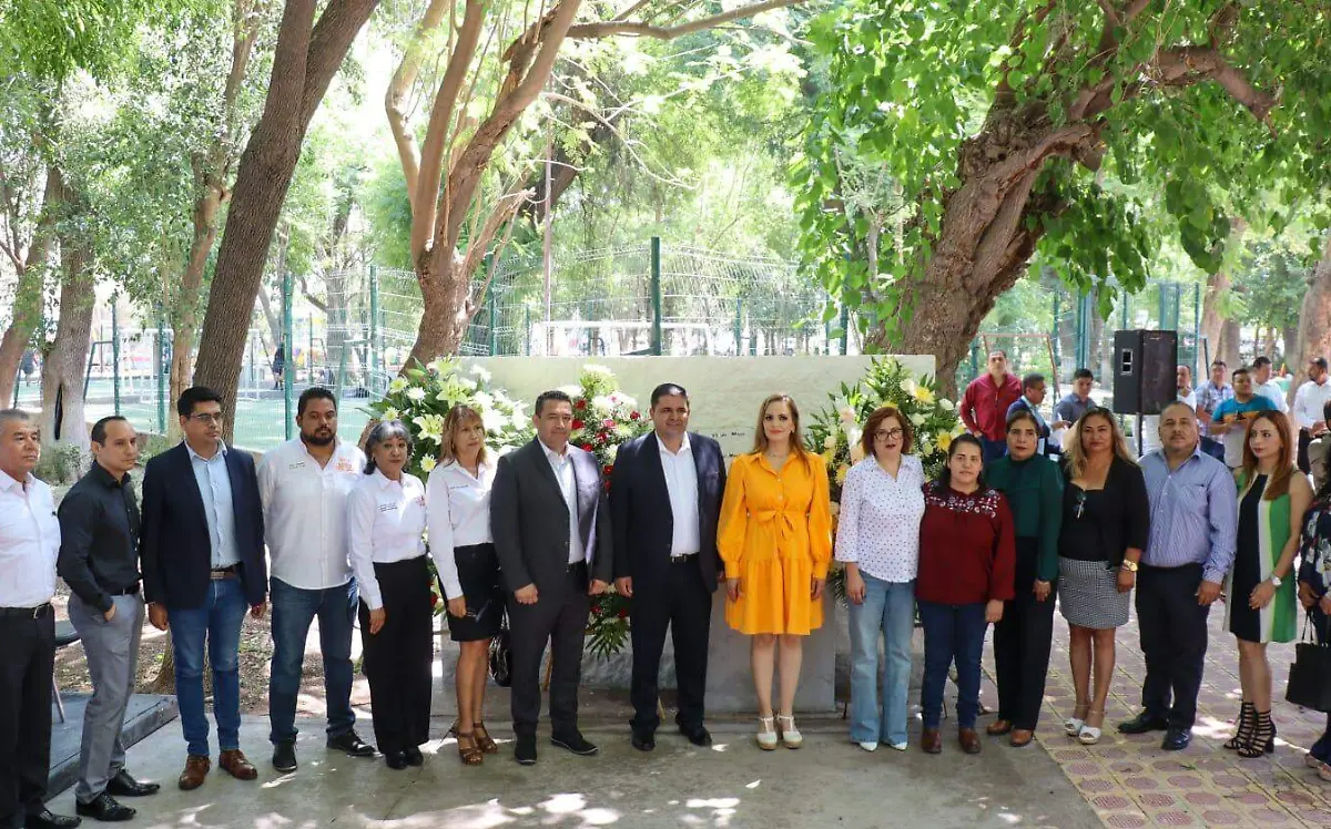Ayuntamiento de Lerdo conmemora el Día del Maestro