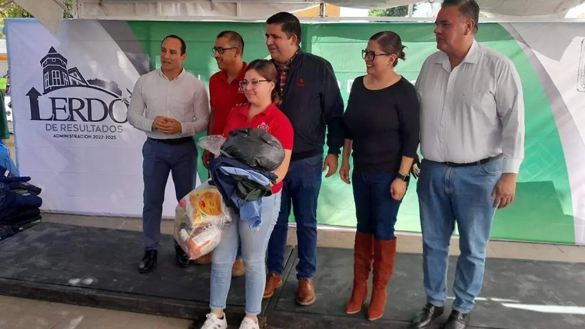 Alcalde de Lerdo cumple con el contrato colectivo