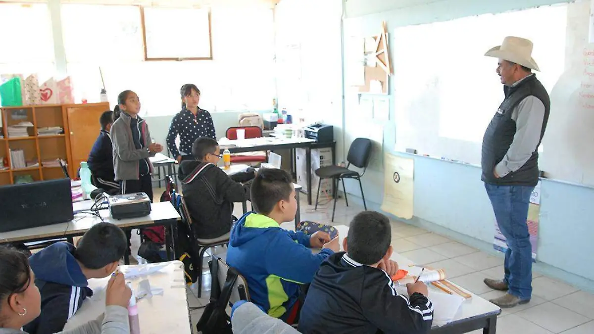Apoyara el alcalde Mauricio Gándara con material de construcción a la secundaria