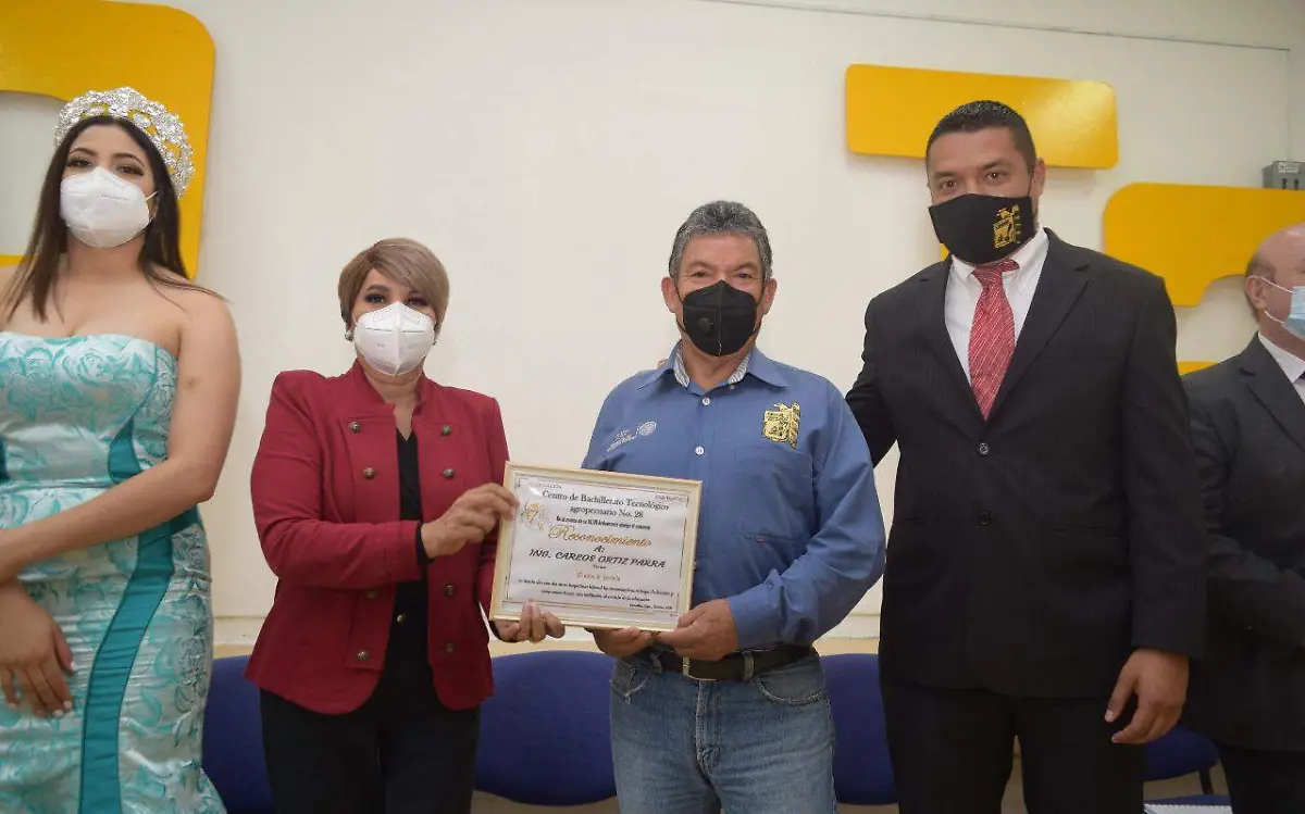 Celebra CBTA #28 de Canatlán 47 años de vida