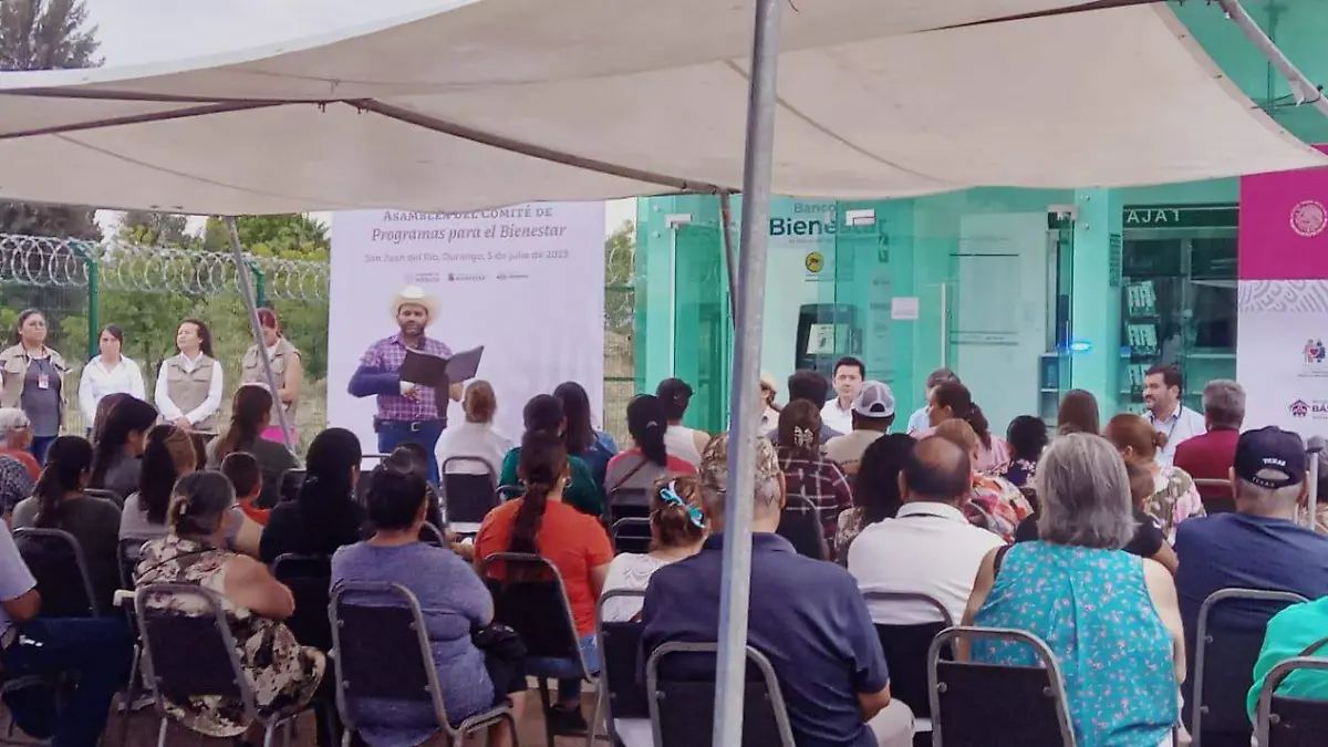 Alcalde de San Juan del Río toma protesta a comité de Bienestar