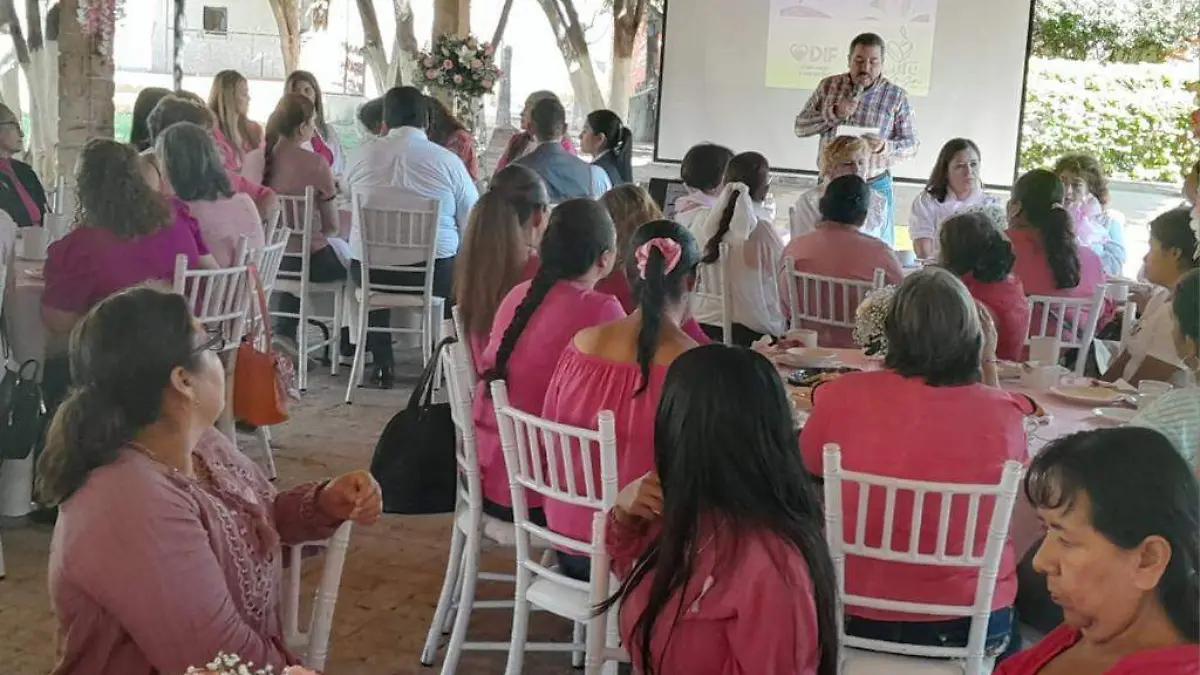 Realiza Coesvi de la Laguna "Café Rosa"