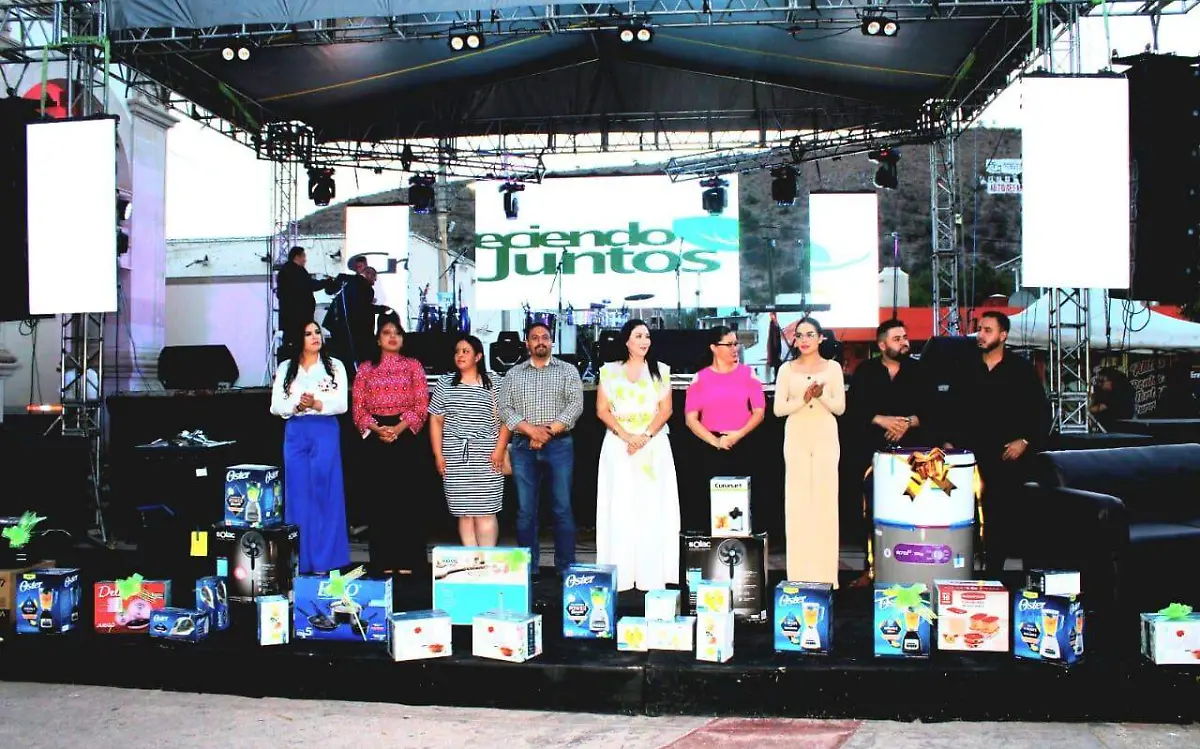 Celebran el Día de las Madres en Canatlán