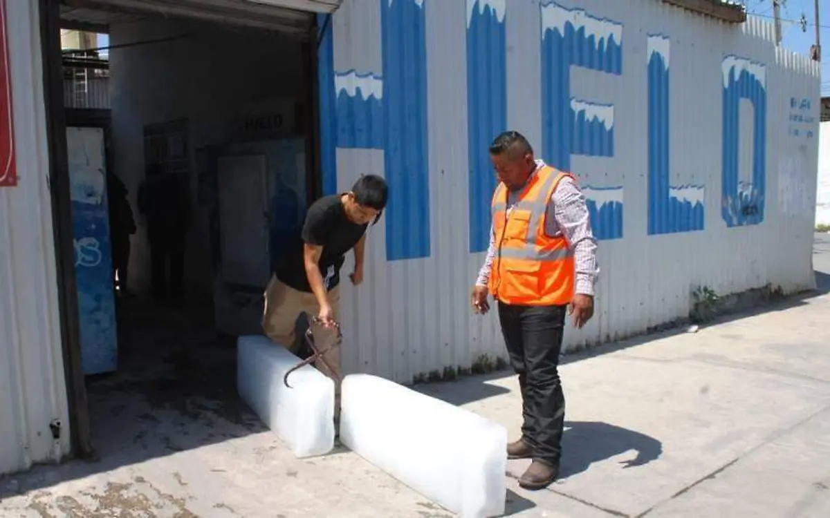 Ola de Calor provoca desabasto de hielo en la Laguna