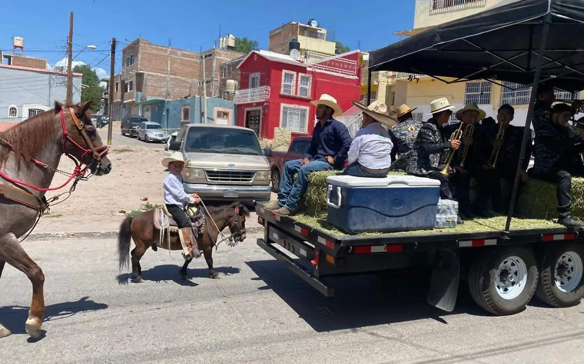 Santiagueros disfrutaron la cabalgata de la Feria Regional