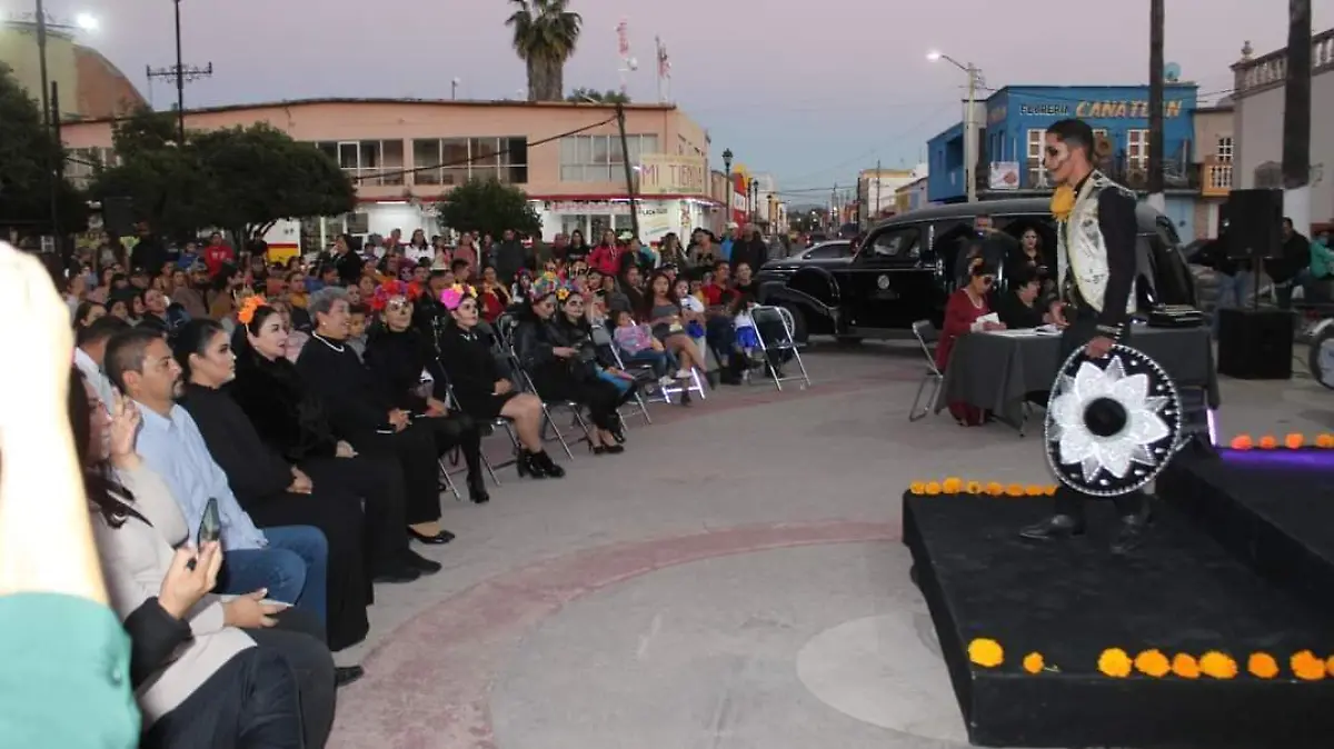 Realizan pasarela de catrinas en Canatlán
