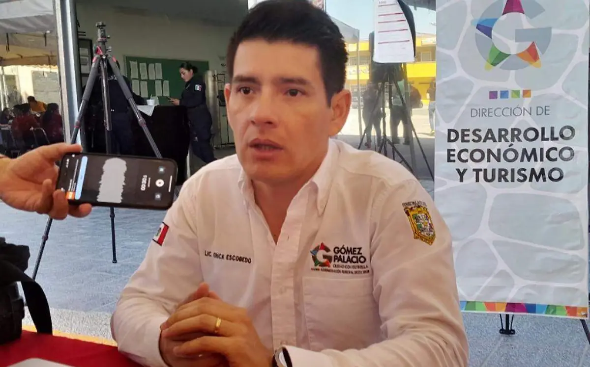 Registran gran afluencia en Feria del Empleo de Gómez Palacio