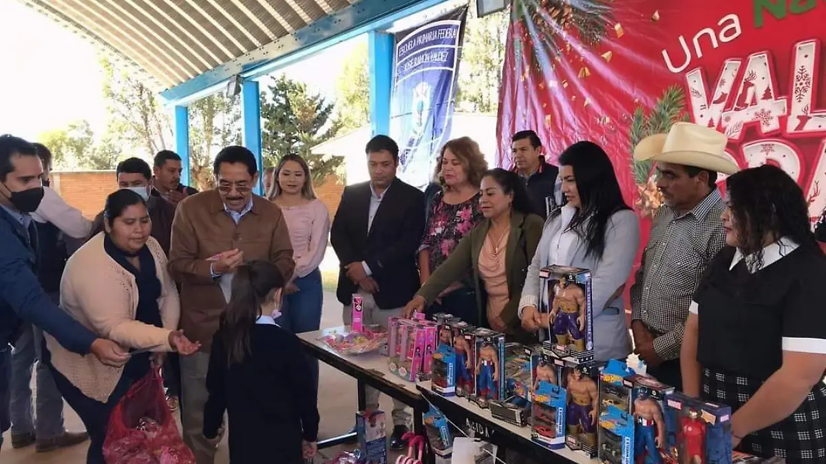 Inicia programa "Una Navidad con Valor y Corazón" en Pánuco de Coronado