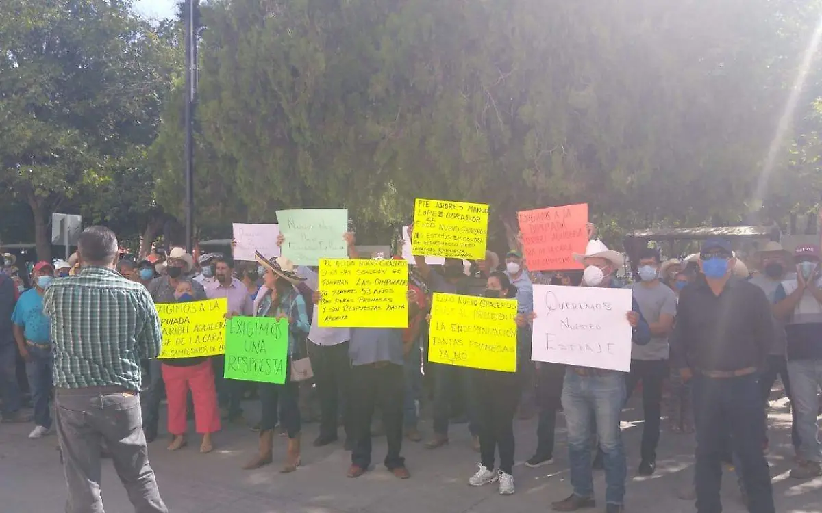 Integrantes del módulo 03 de Lerdo protestan contra Conagua 
