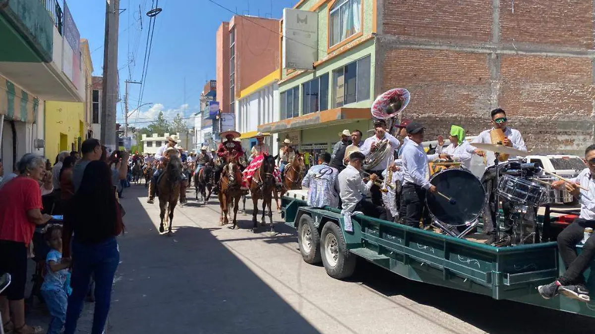 Santiagueros disfrutaron la cabalgata de la Feria Regional
