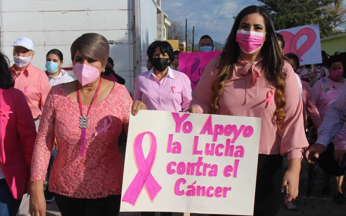Realizan Marcha Rosa en Canatlán, Durango