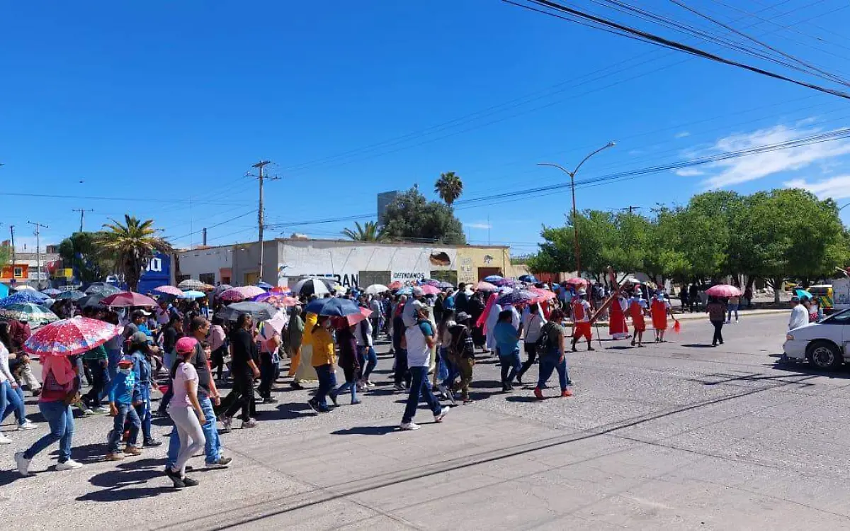 Cientos de feligreses vivieron el Viacrucis en Guadalupe Victoria
