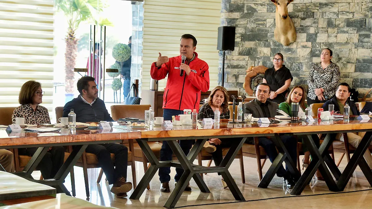 Une fuerzas Esteban con la Federación para continuar con estrategia de inversión en el tema del agua