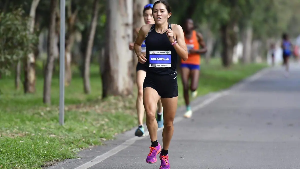 Anahí Álvarez arrasa en el internacional de 10K MarathonTV