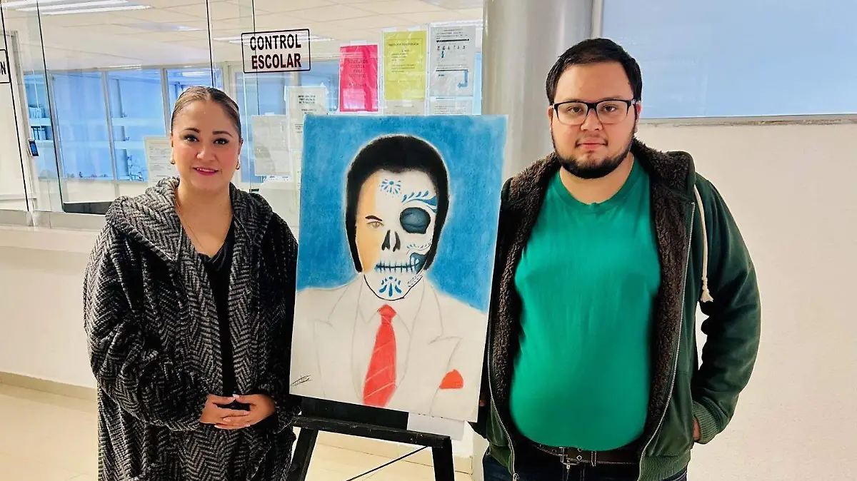 Andrés Alejandro Martínez Hernández con la Doctora Cecilia Itzel Reyes Gómez