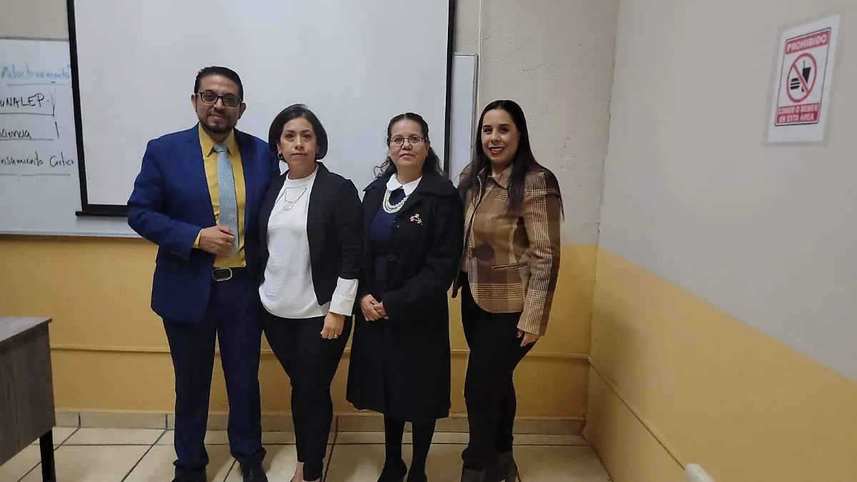 Se tituló como licenciada en Pedagogía, Any de Santiago