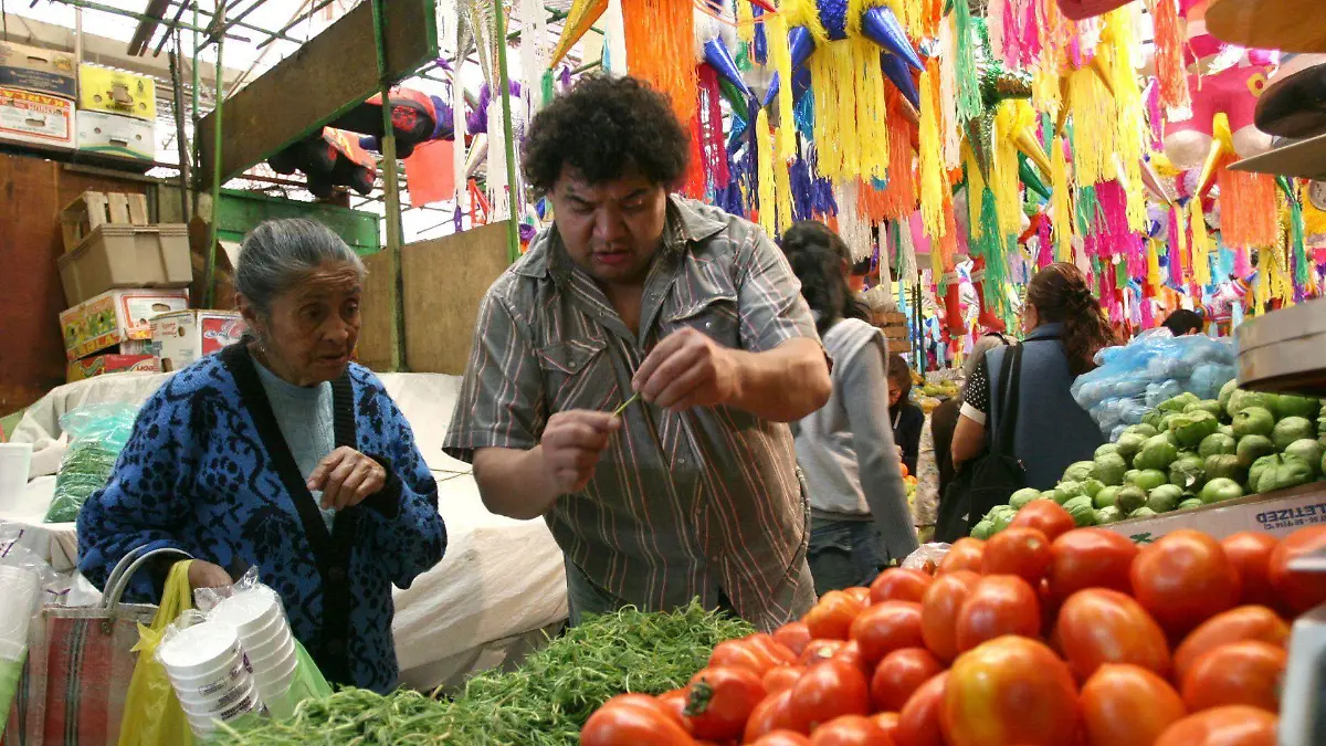 Compras en el mercado para cenas navideñas 