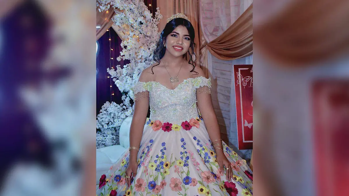Con felicidad y belleza celebró sus xv años Natalie Ávila García
