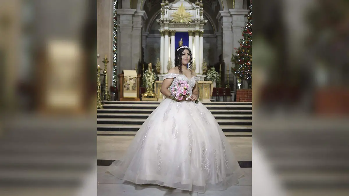 Victoria Kamilah celebra sus XV 