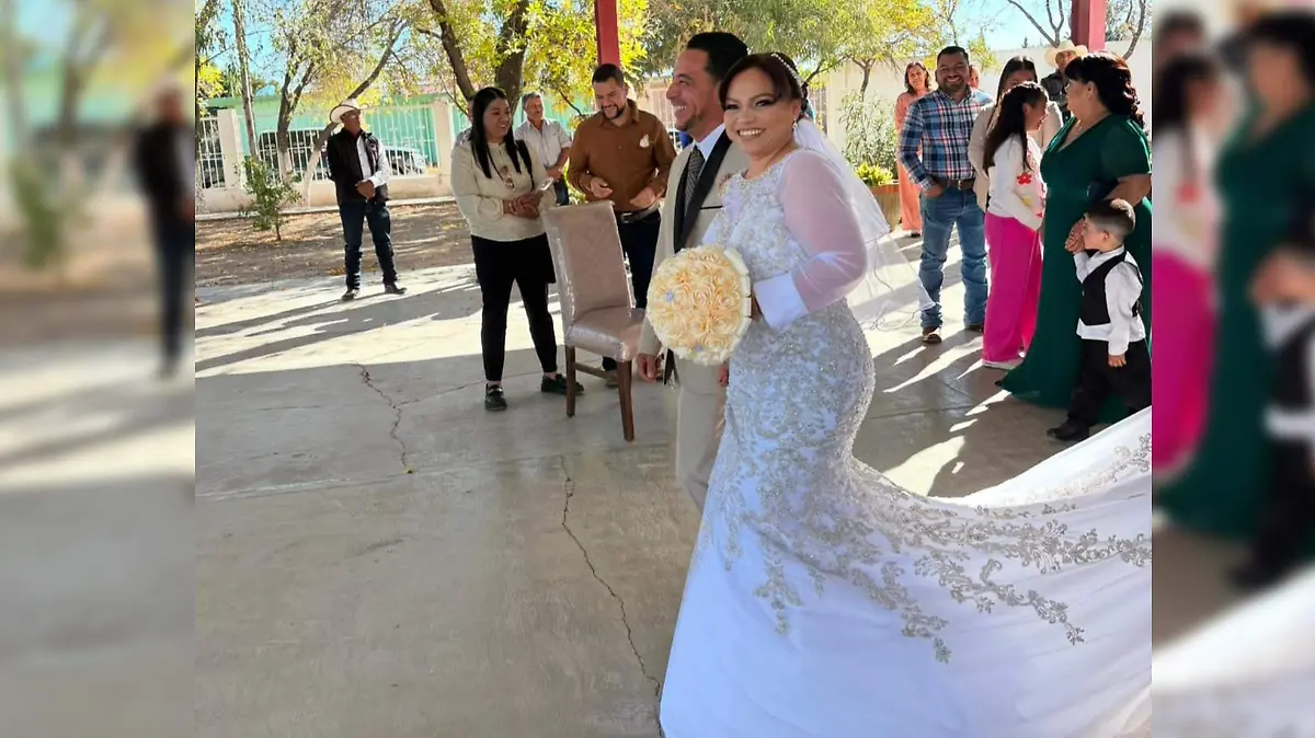 Muy felices por su boda Mony López Avilés y Adrián Rodríguez Rosas