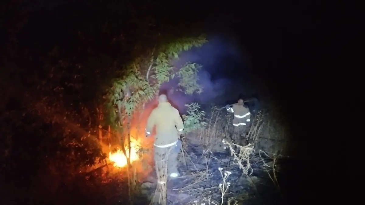 Sofocan incendio en el poblado La Ferrería