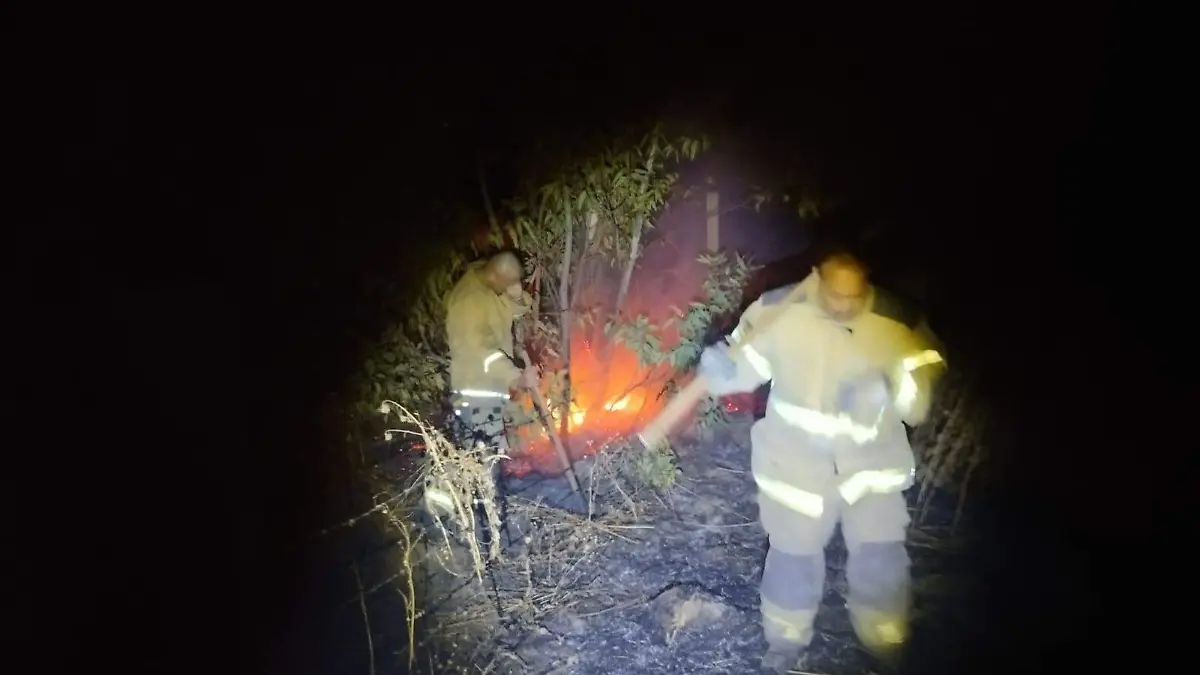 Sofocan incendio en el poblado La Ferrería