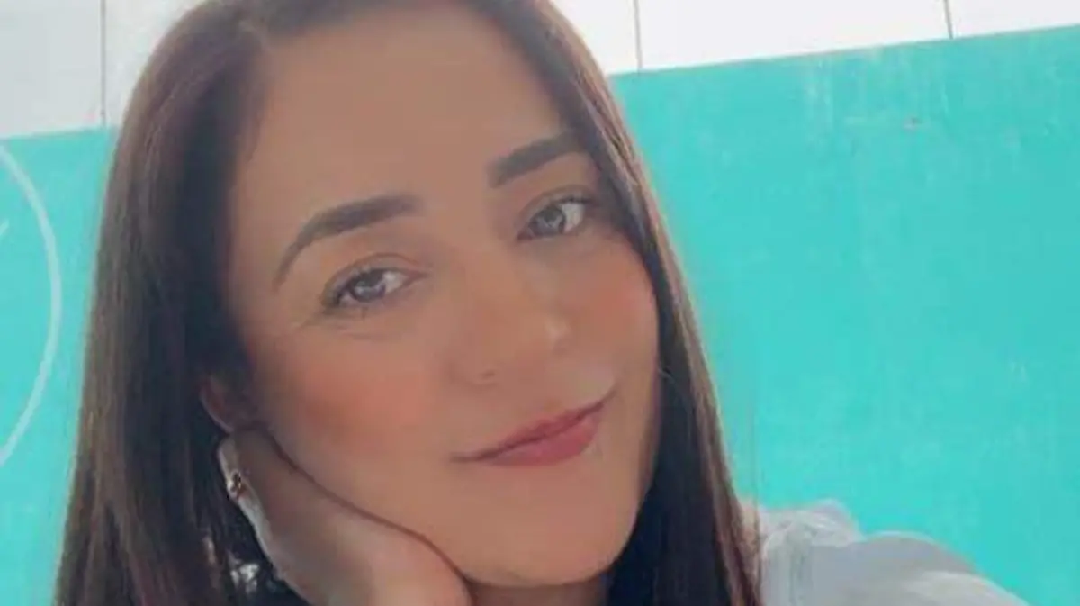Feliz cumplea;os le deseamos a la hermosa Gaby Vilchis Becerra