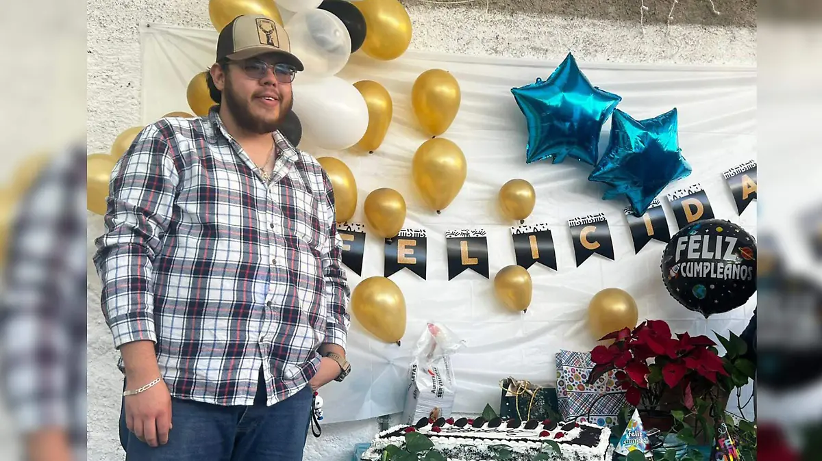 Cumplió años el apuesto joven Alejandro Santillán Barrientos
