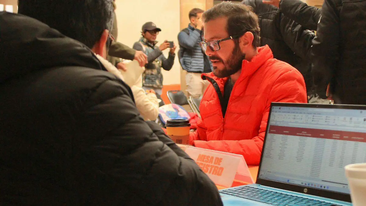 Meño de la Parra se inscribe para la alcaldía 