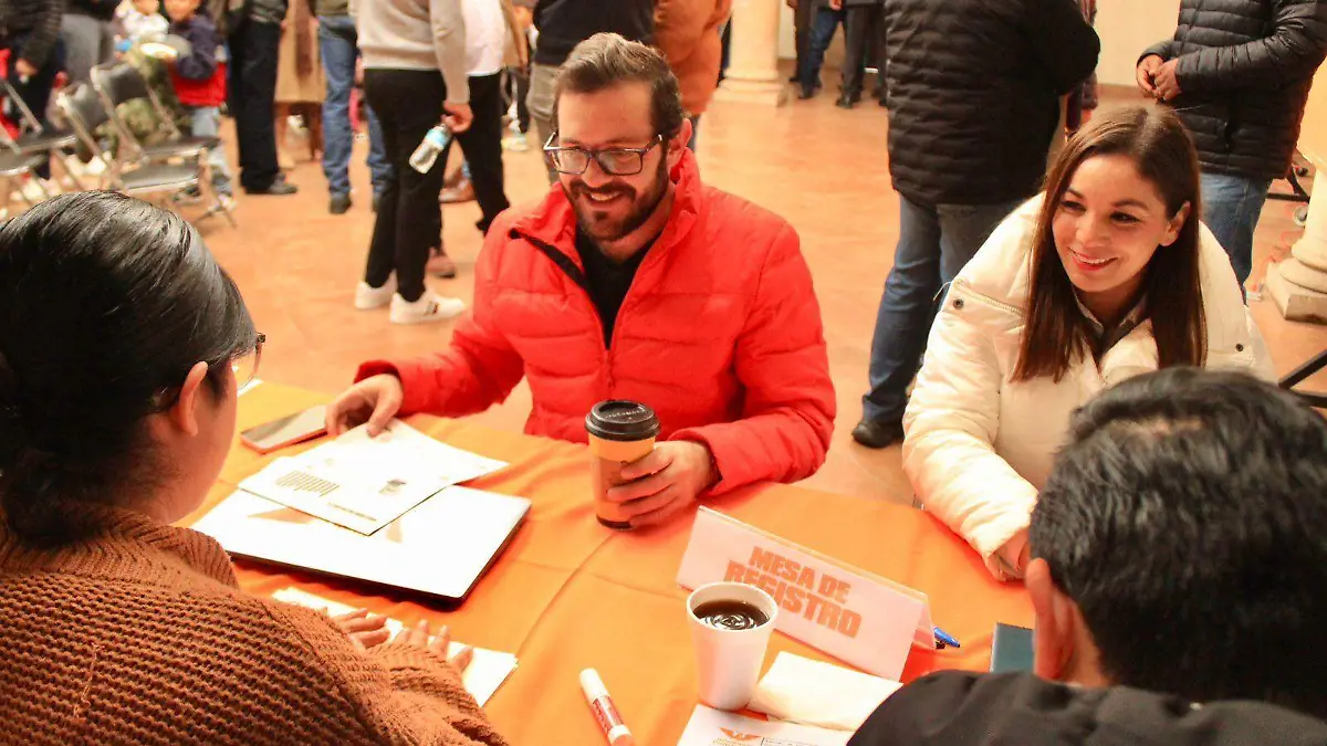 Meño de la Parra se inscribe para la alcaldía 