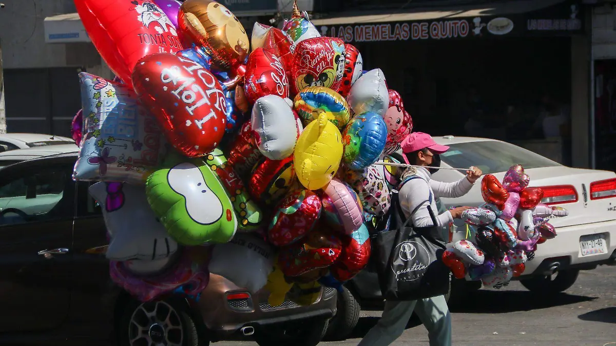Vendedor de globos San Valentín