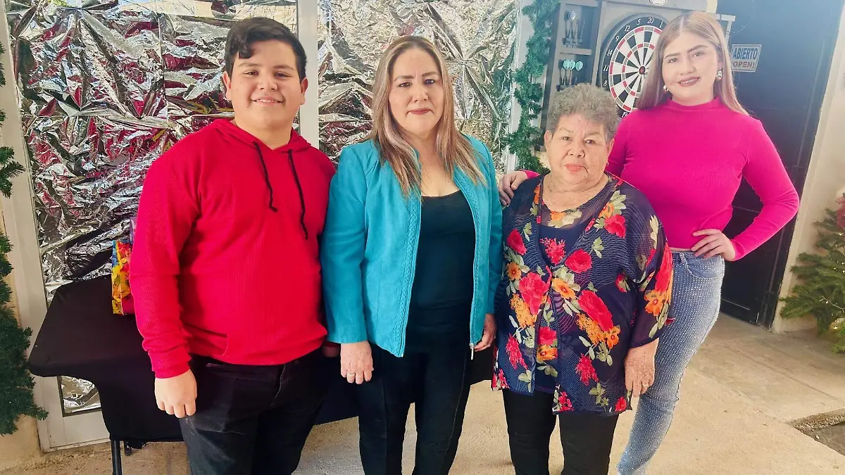 Familia de la cumpleañera Yuly Juárez Herrera