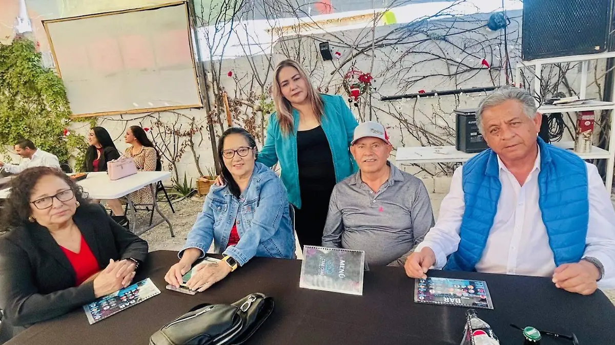 Amistades acompañando a Yuly Juárez Herrera