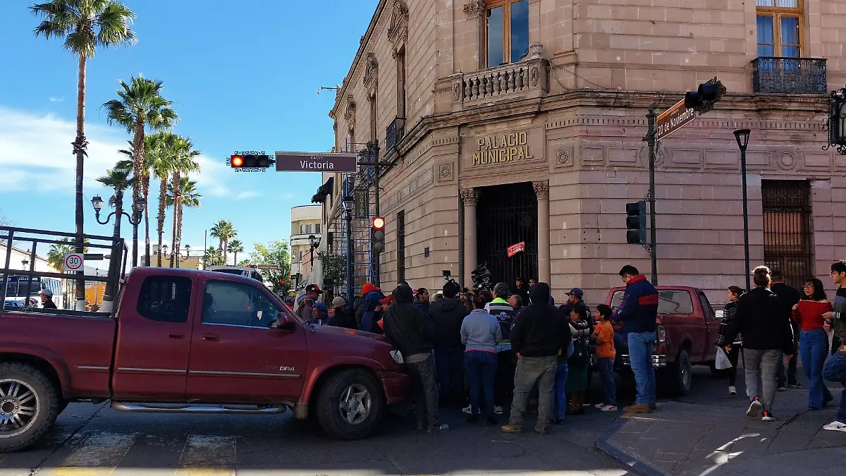 Cierran calles habitantes del Parque Industrial Ladrillero de Durango
