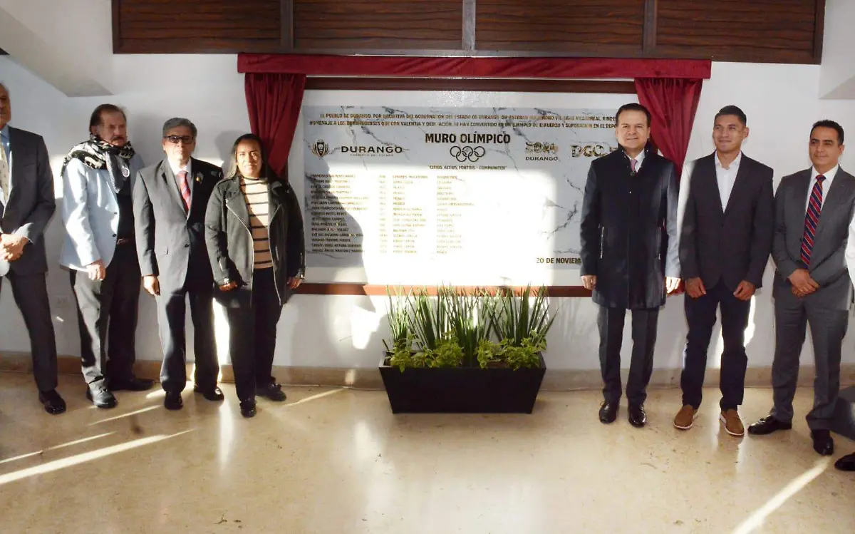 Piolín Martínez devela muro de olímpicos duranguenses 2024