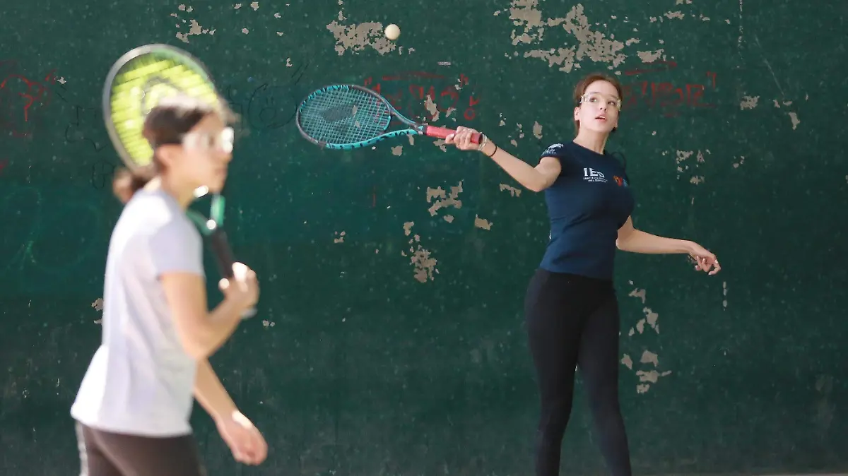 Representantes municipales de frontón