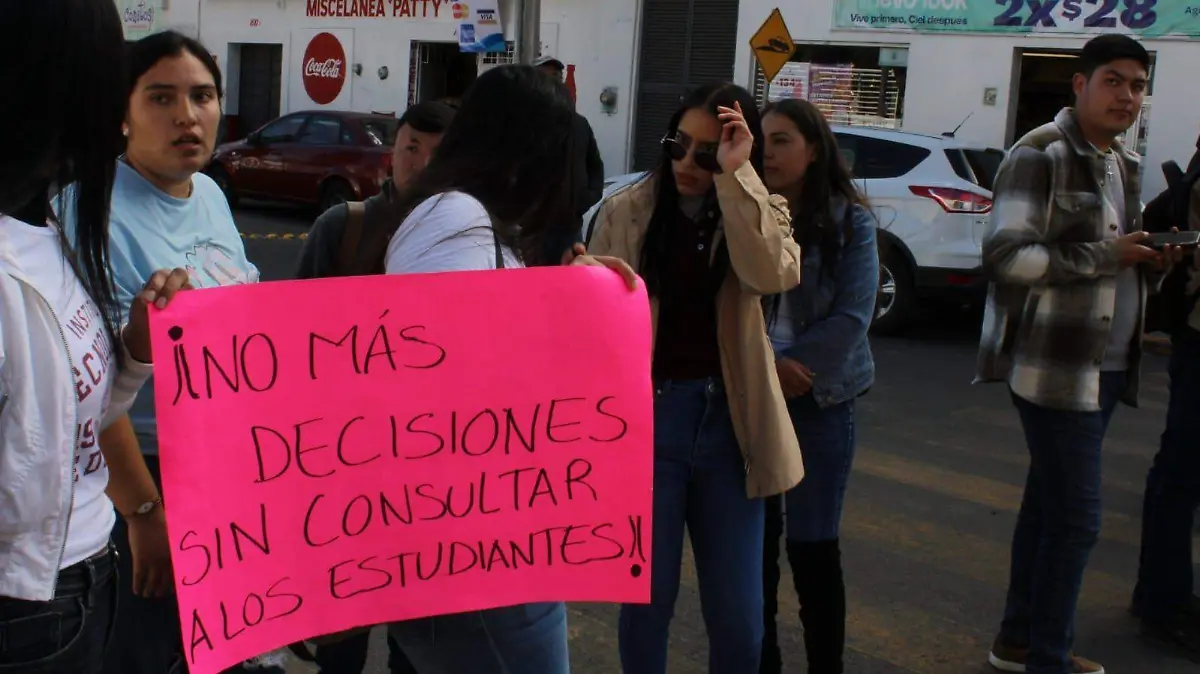 Manifestación en el ITD de Durango