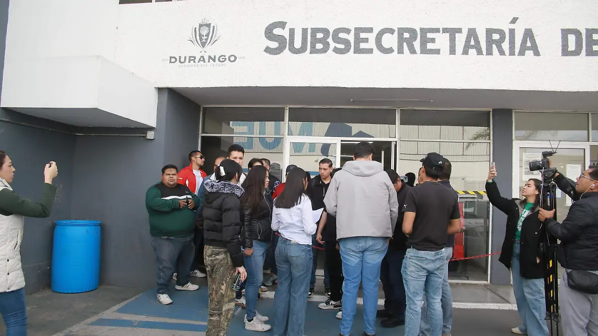 Exigen estudiantes de la UJED que pasaje cueste 5 pesos