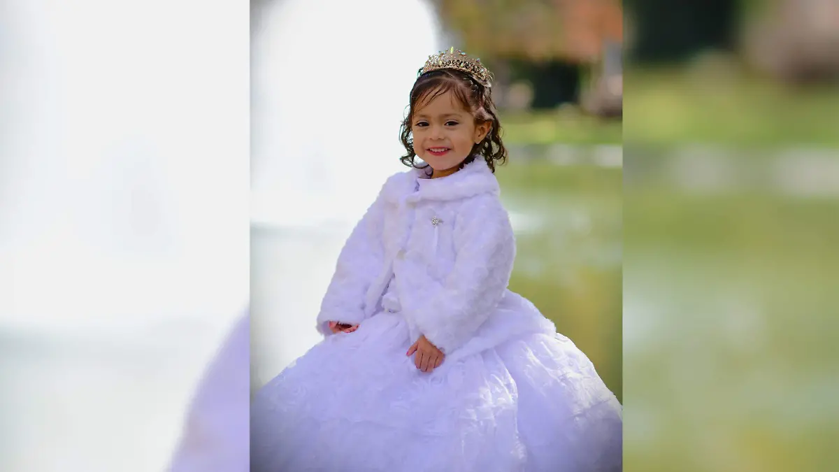 La hermosa pequeña disfrutó de su sesión de fotos