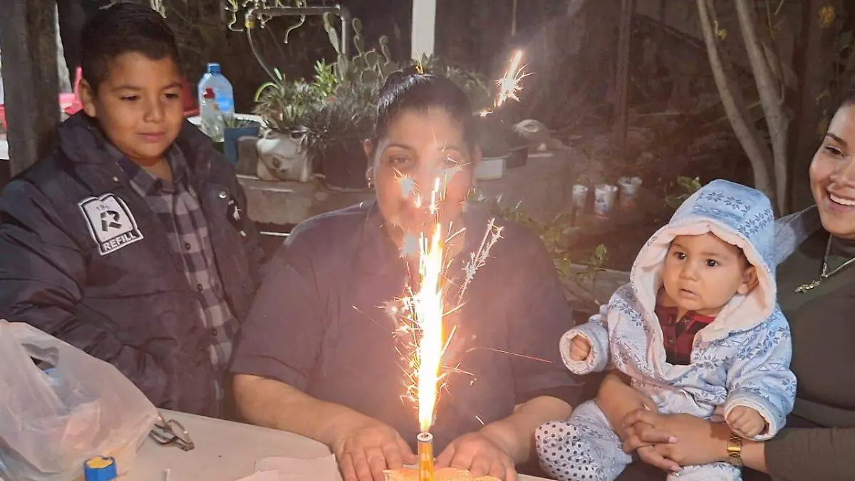 La hermosa señora Delia Nieves Lara celebró su cumpleaños en compañía de su familia