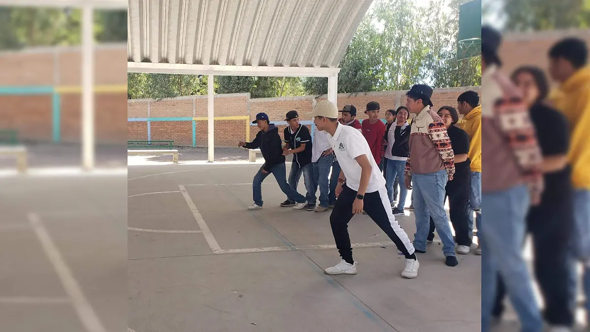 Con divertidos juegos festejaron el Día de San Valentín alumn@s del telebachillerato de Ricardo Flores Magón