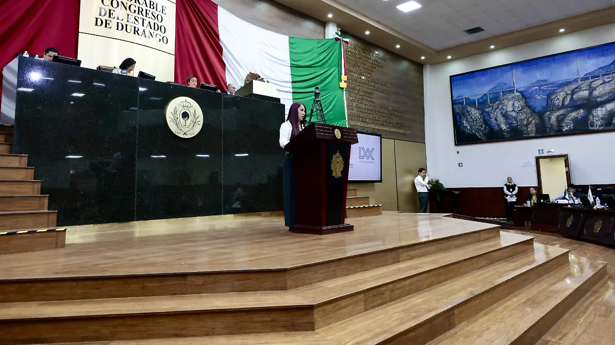 Diputada Sandra Amaya impulsa equidad de género en función notarial